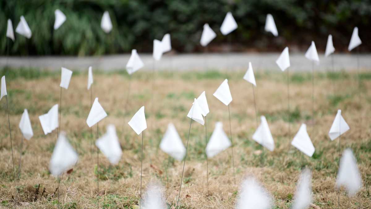 For the first time, the United States reported more than 4,000 COVID-19 deaths in one day For the first time, the United States reported more than 4,000 COVID-19 deaths in one day