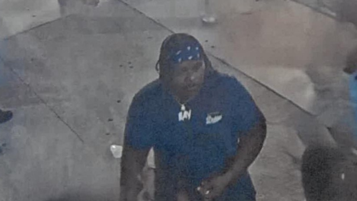 Cincinnati police searching for suspect accused of robbery during ...
