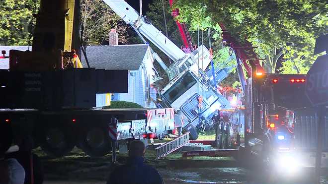 Crane falls on houses and power lines in Worcester

 | Local News