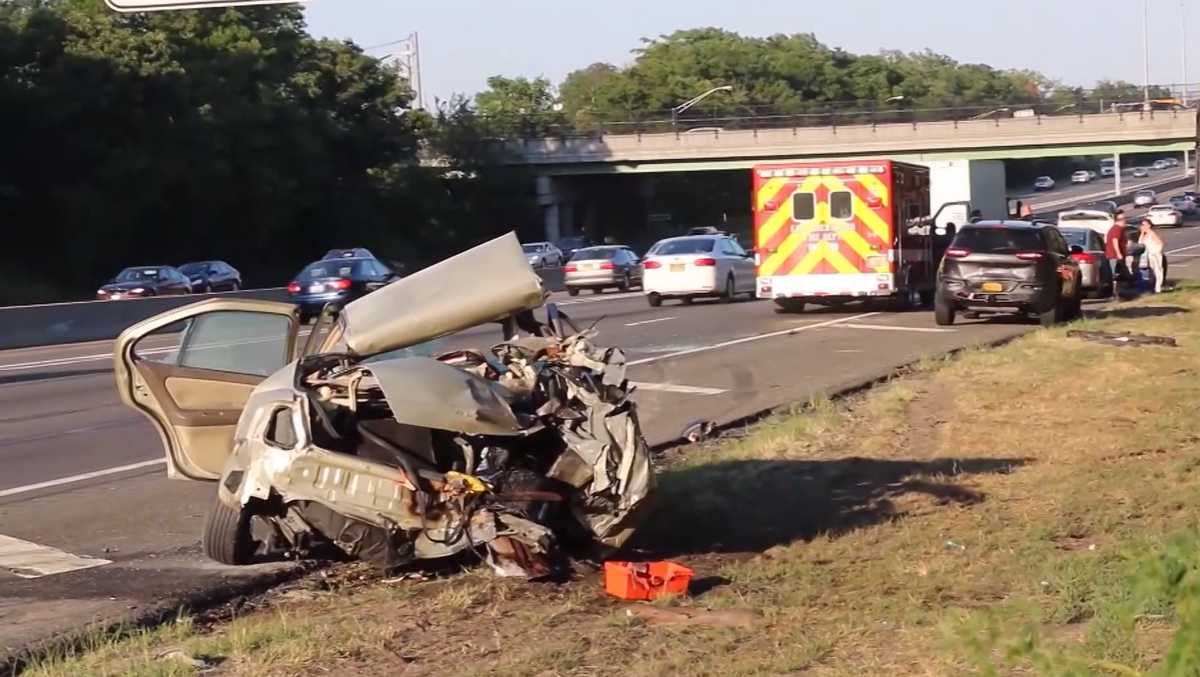 Police Drunken crane operator ran over multiple vehicles in New York