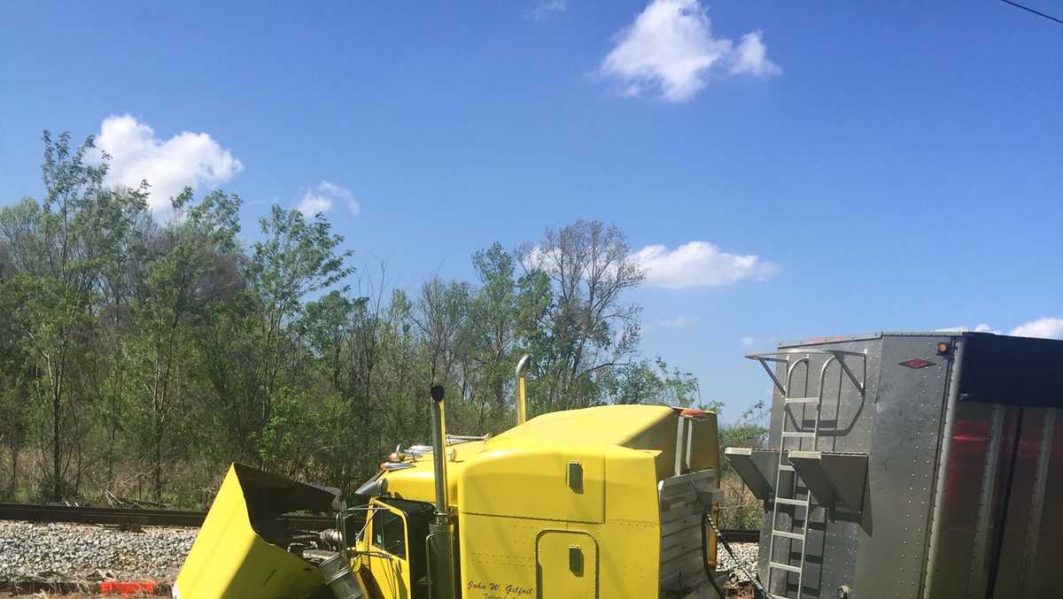 1 person killed in head-on crash in Warren County