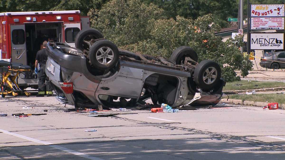 Woman killed in single-vehicle rollover crash