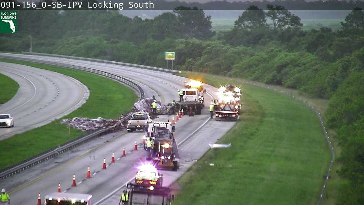 Turnpike crash sends 4 to the hospital in Fort Pierce