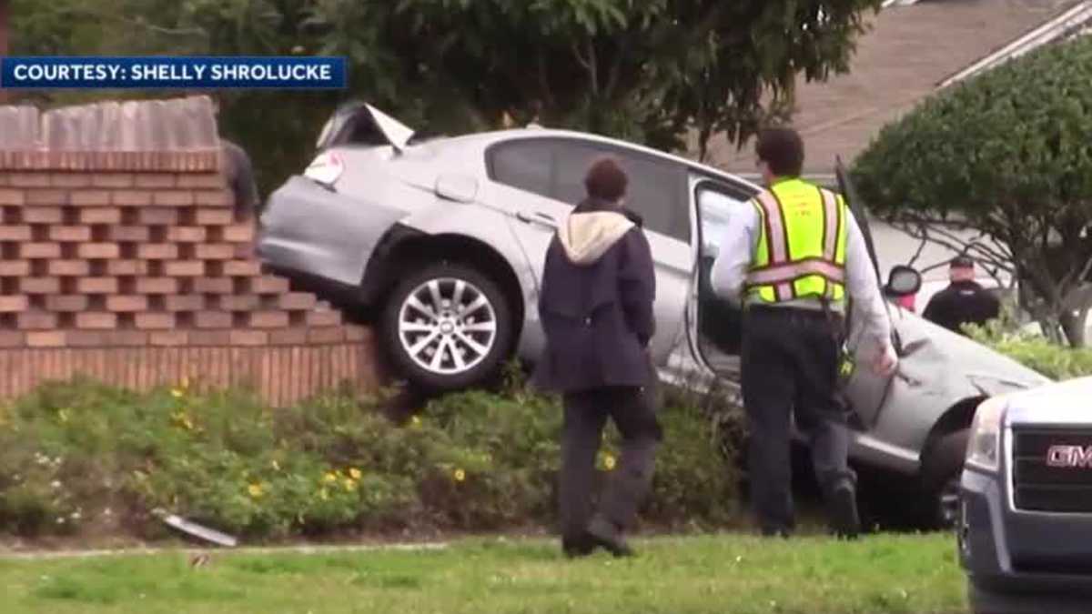 Driver Speeding Away From Seminole Deputy Crashes Into Wall Troopers Say