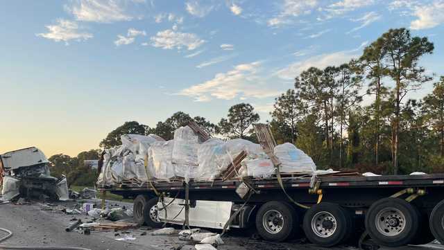 Deadly Florida crash involving semi-trucks - Vimarsana News