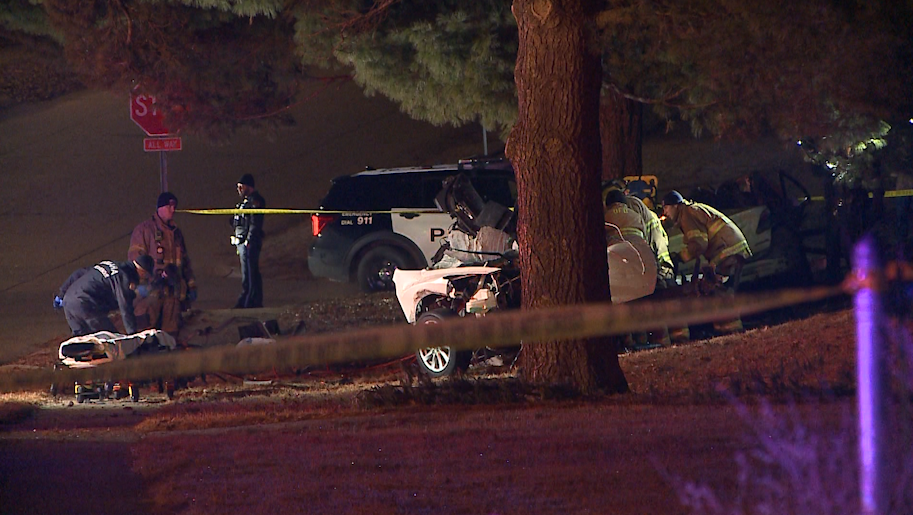 Omaha man dies after crash Tuesday morning
