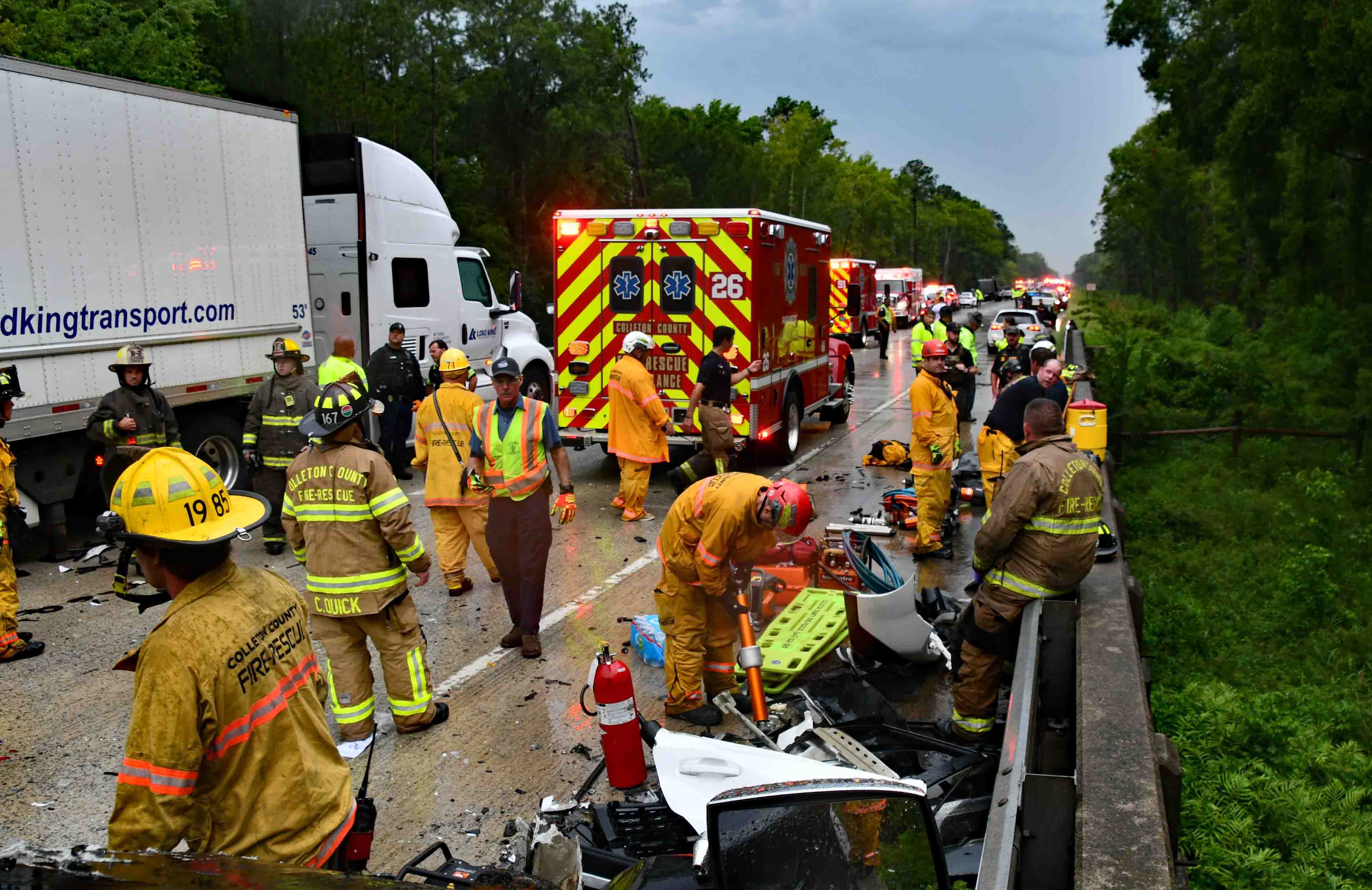 Back-to-back crashes in South Carolina leave 2 dead, 26 injured - WYFF