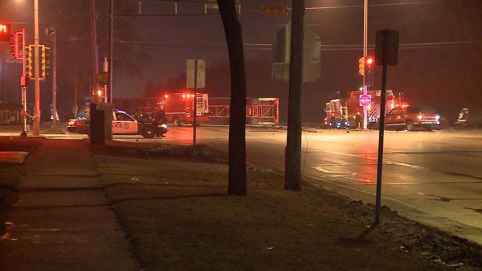 One dead after police chase, crash in Milwaukee