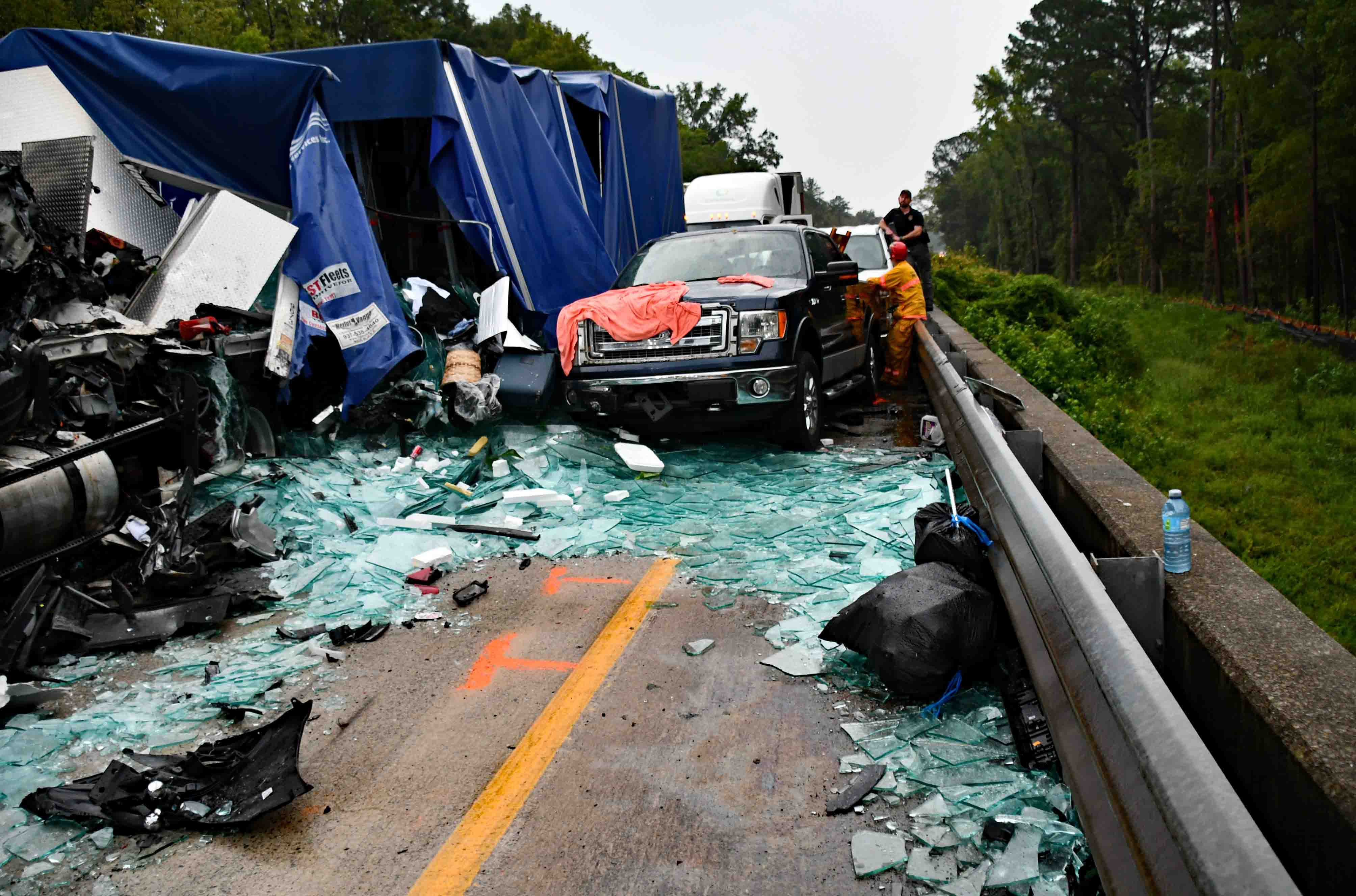 Back-to-back crashes in South Carolina leave 2 dead, 26 injured - WYFF