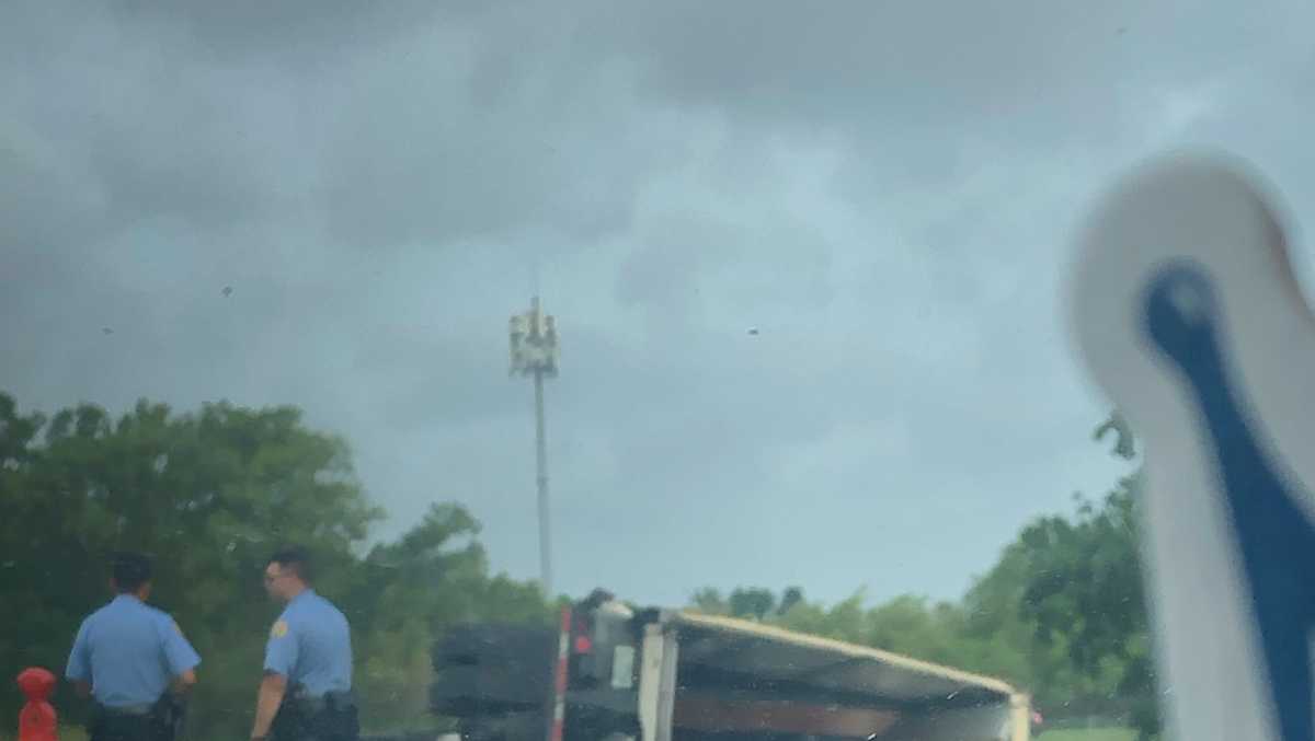 New Orleans Morrison curve 18wheeler wreck