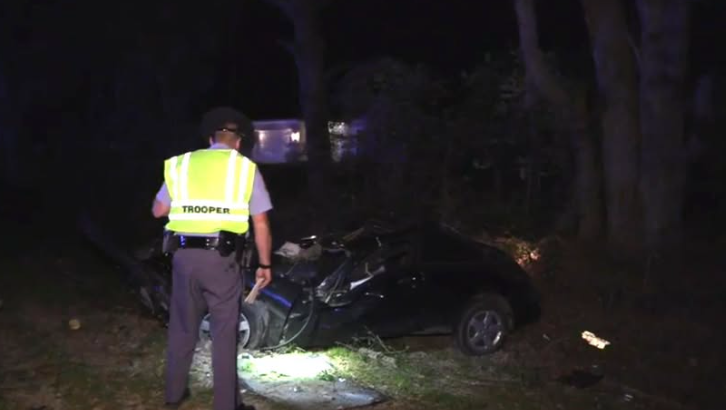 One dead following early morning crash in Long County