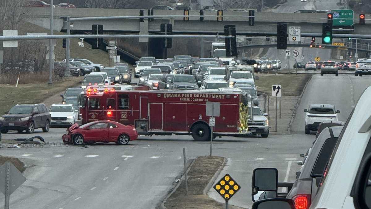 Omaha police investigate crash that injured three people - KETV