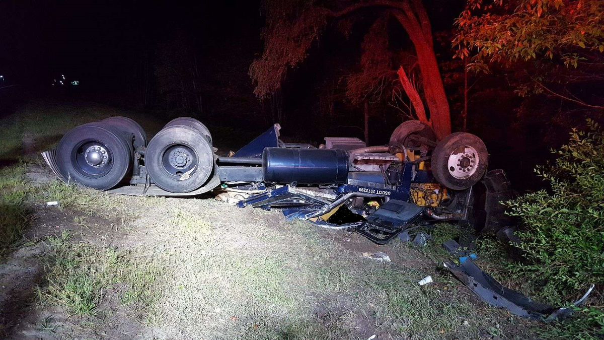 Man killed, two injured in crash on I-295 in Freeport