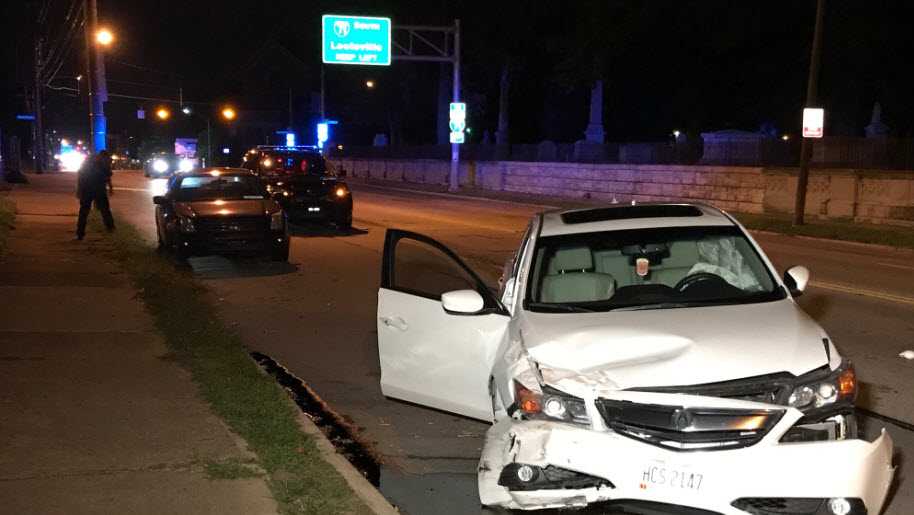 Man arrested after police chase ends in 2 crashes in Evanston