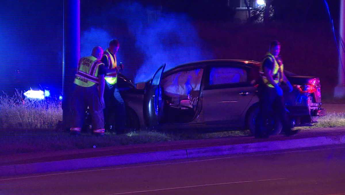 Police 2 hospitalized after crash knocks down traffic signals in Erlanger