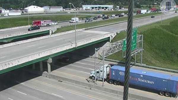 Jeffersonville man riding motorcycle dies after being struck by semi ...