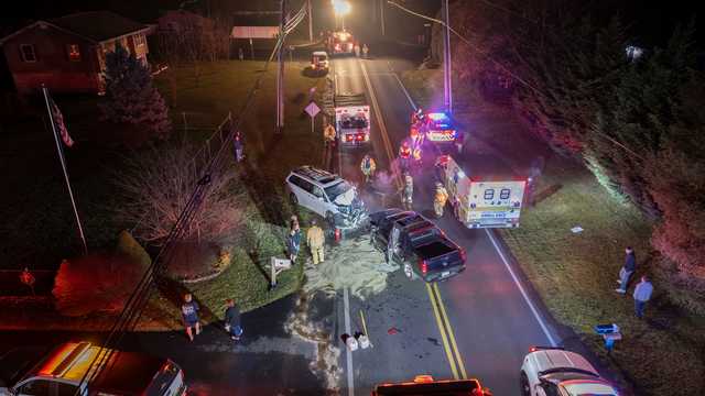 Multi-vehicle crash injures 2 in Adams County - Vimarsana News