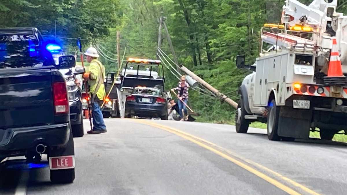 Car crashes into power pole on Route 35 in Standish