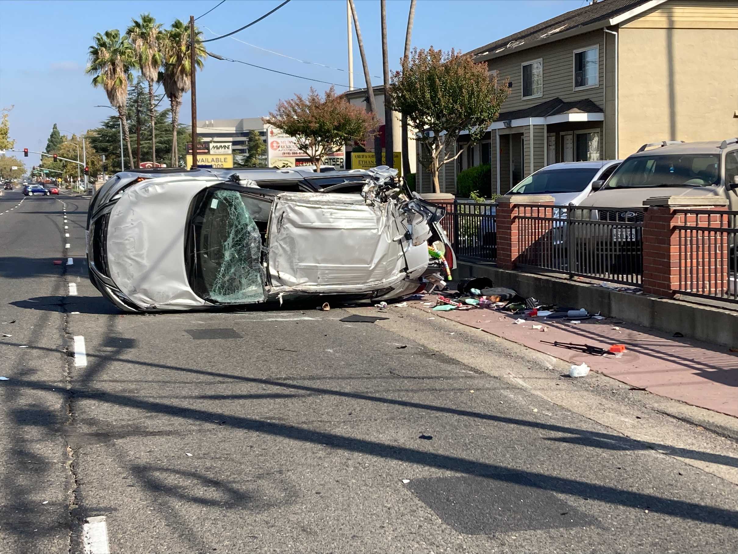 2 Dead, 4 Hurt After Crash In Arden Area Of Sacramento, Fire Officials Say