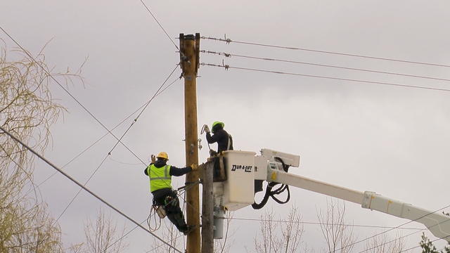 One day after mid-April snow storm hundreds of Vermont resident still without power - Vimarsana News
