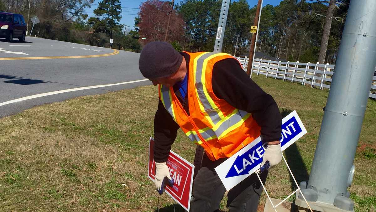 50 signs removed from Anderson County roads