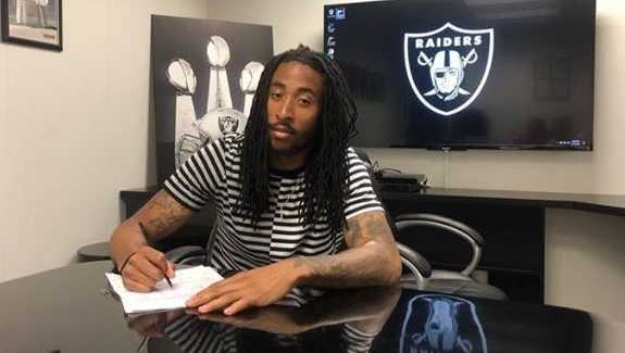 Crockett signs with Raiders
