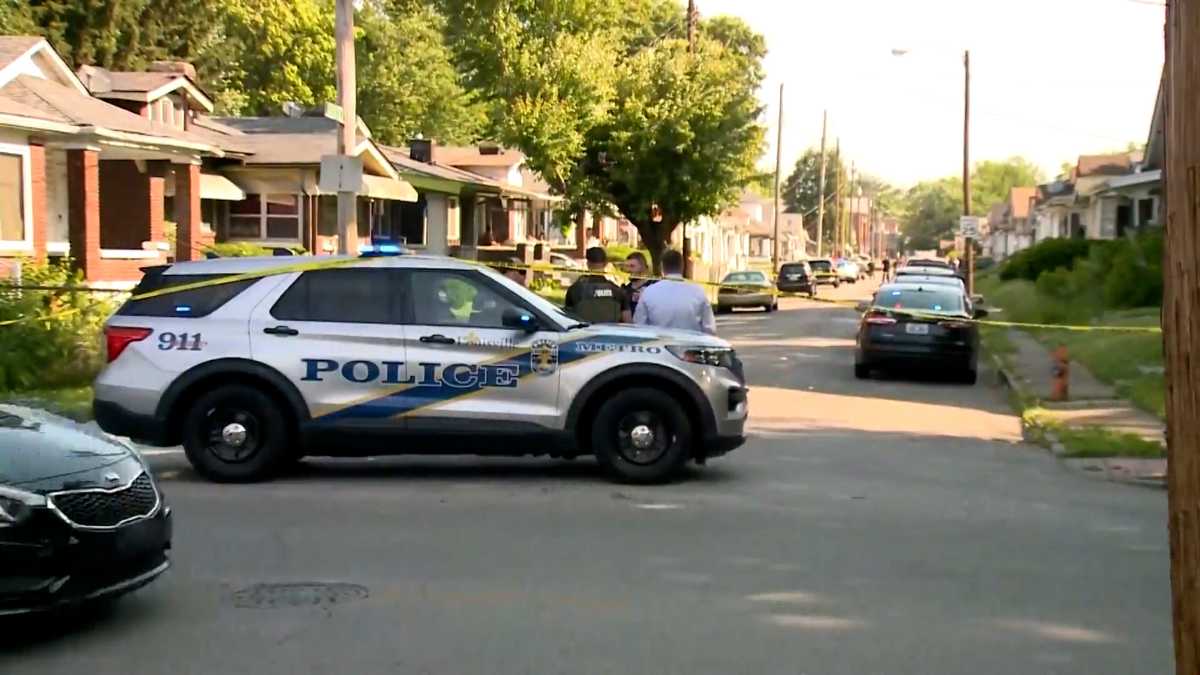 LMPD chief: Man killed by US marshals was shot twice in the front
