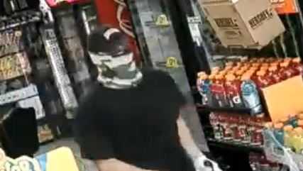One-gloved robber targets Omaha stores - Vimarsana News