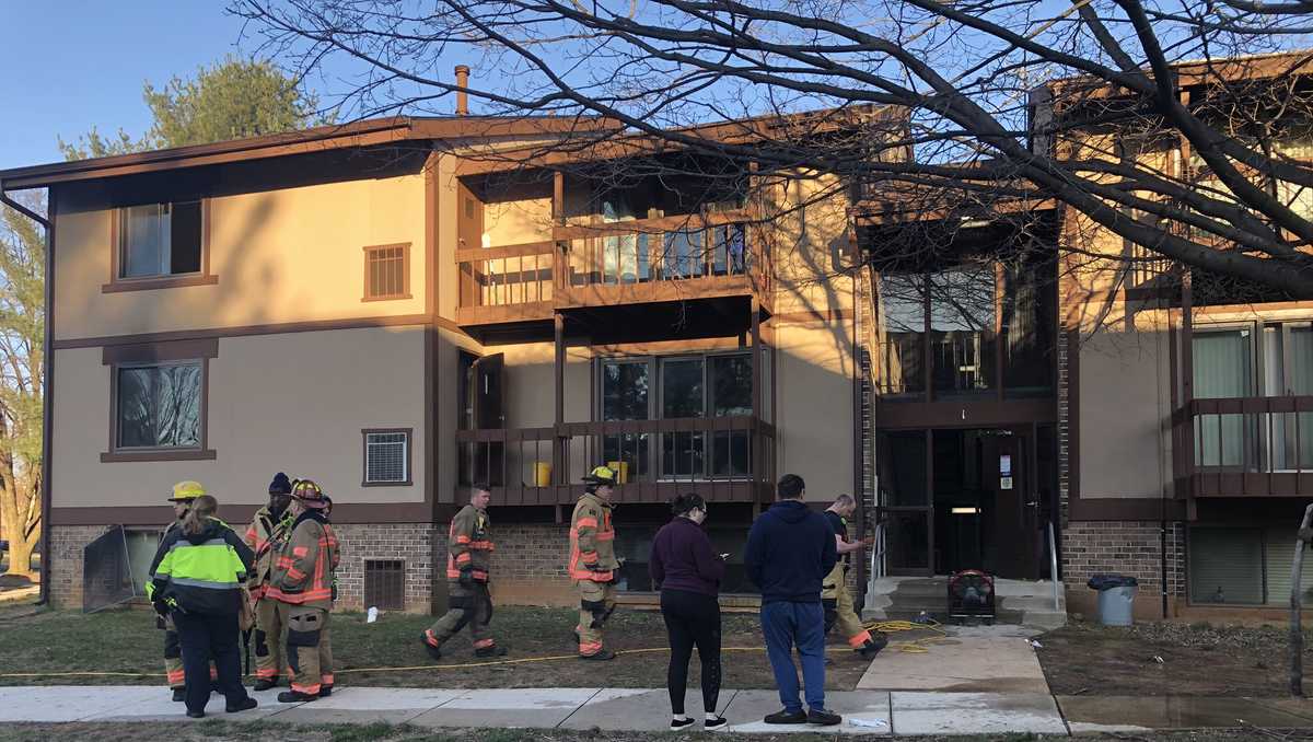 Firefighters battle apartment fire in Cockeysville
