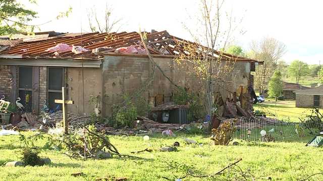 Tornado damage in Eutaw, Alabama - Vimarsana News