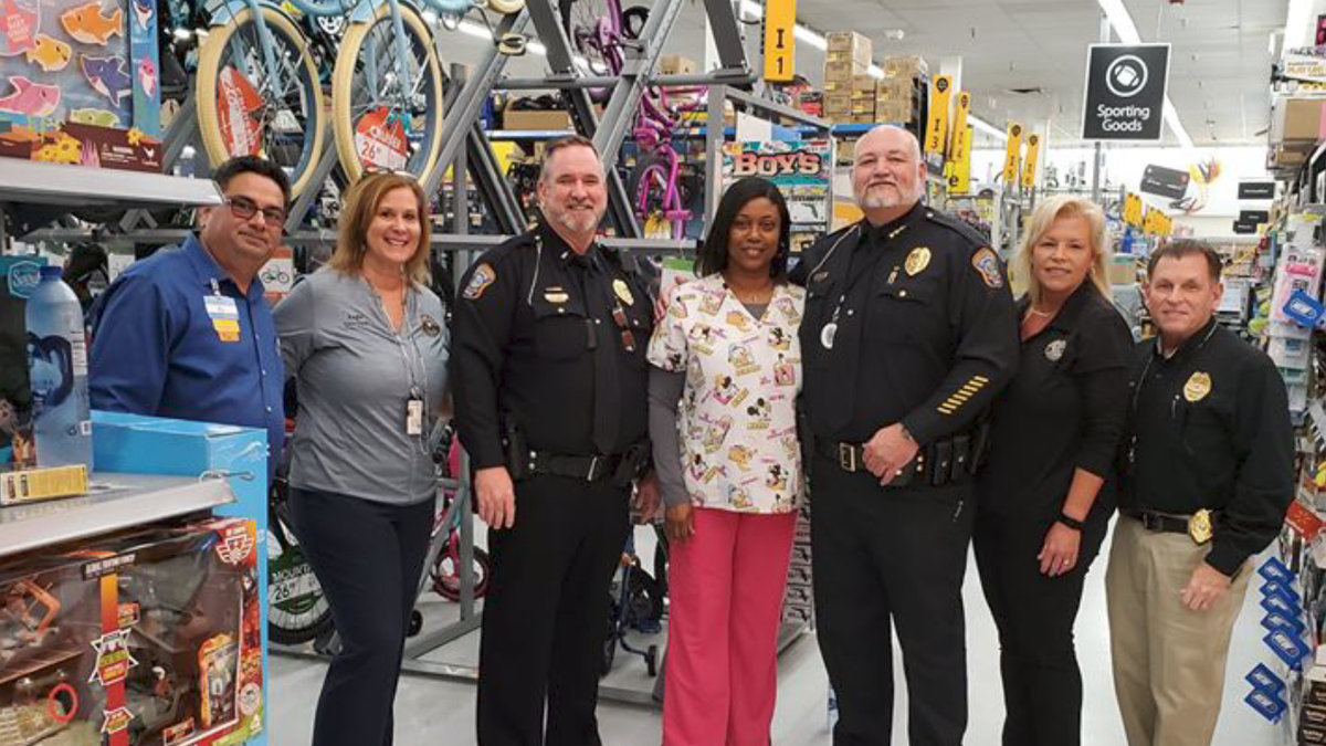 Police department pays off layaway items in Dade City