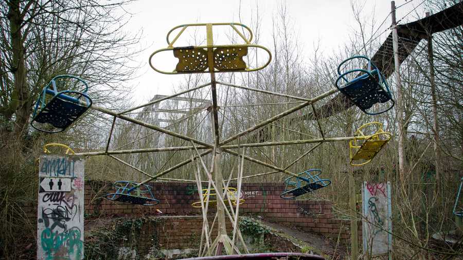 Spooky abandoned amusement parks around the world