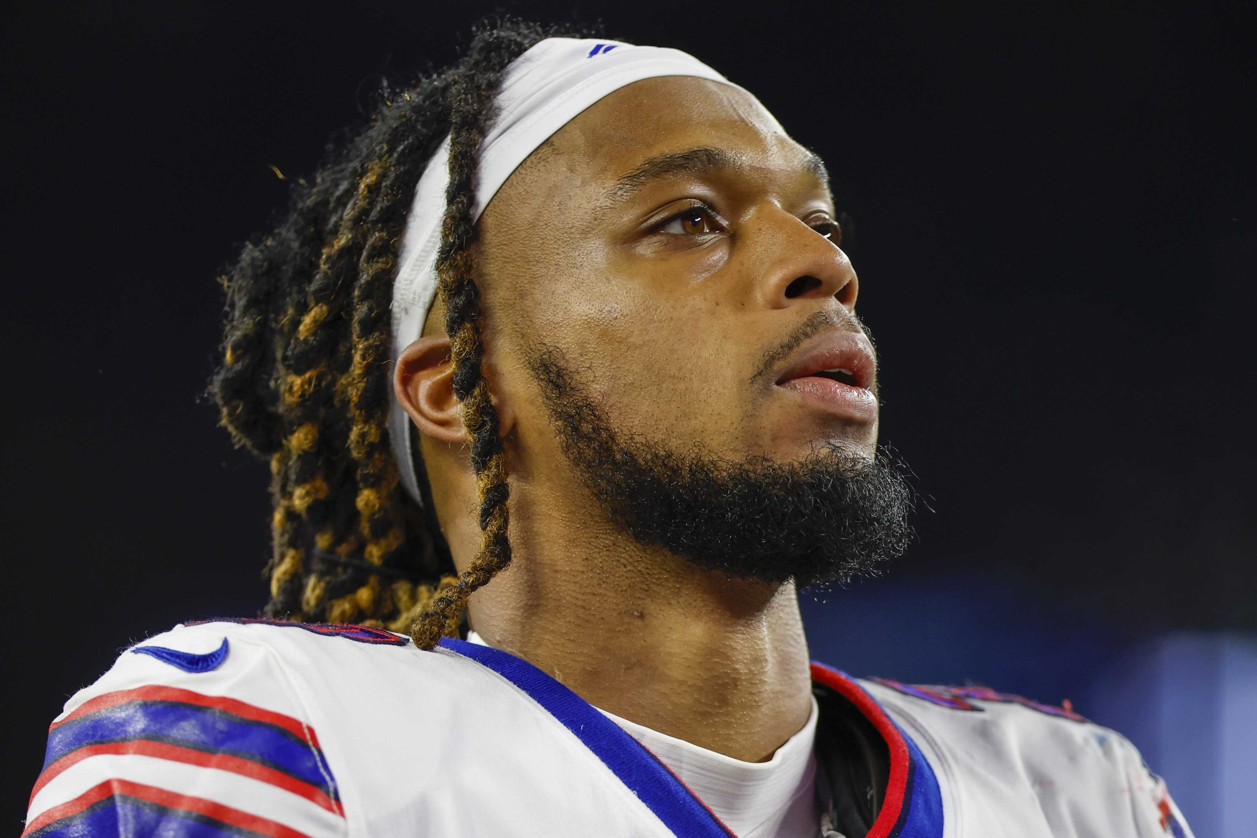 Damar Hamlin Puts On Pads At Buffalo Bills Practice   Damar Hamlin 1672850894 