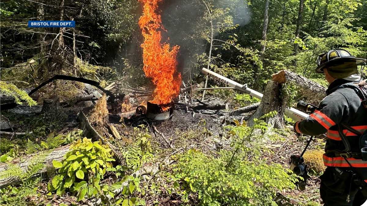 Witnesses completely remove pilot from burning helicopter after crash in Danbury police say WMUR Manchester Witnesses completely remove pilot from burning helicopter after crash in Danbury police say WMUR Manchester
