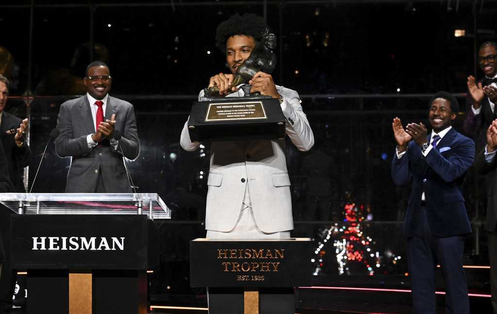 LSU QB Jayden Daniels Wins Heisman Trophy