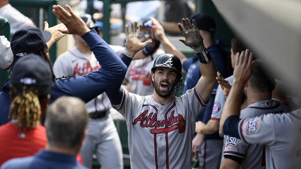 Is Dansby Swanson the best shortstop in the NL Central?