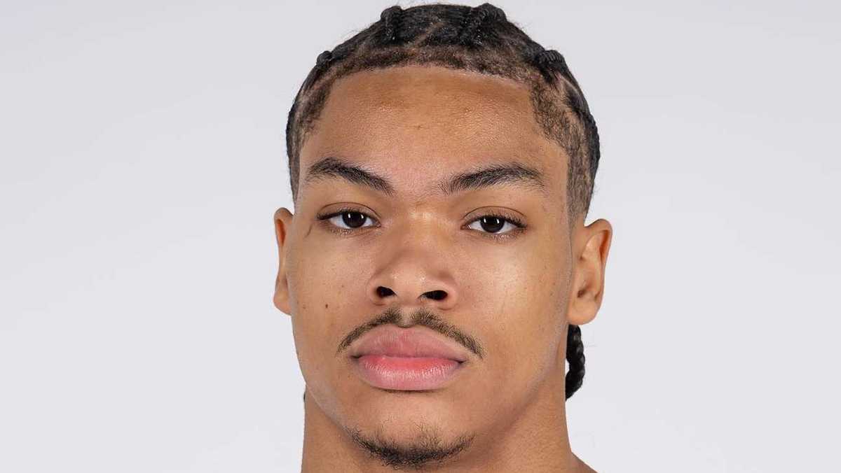 Acuff to lead No. 21 Arkansas against Auburn after 28-point outing