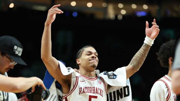 Arkansas to face winner of Arizona - Utah State matchup in Sweet 16