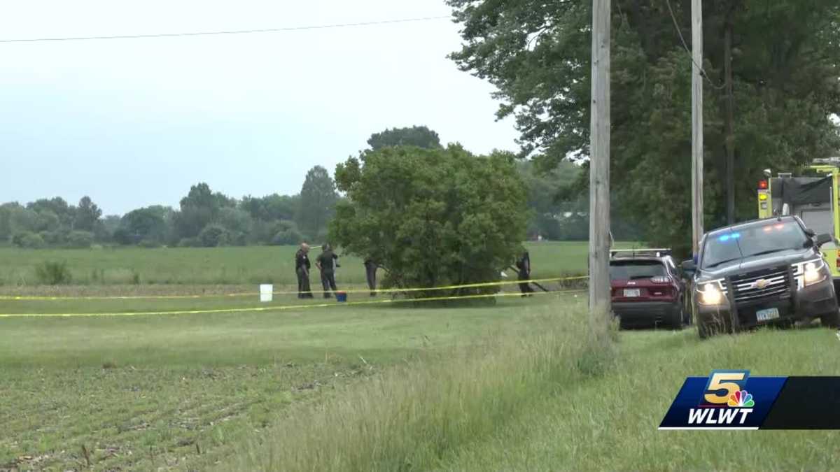 1 dead, 1 critically hurt after helicopter crash in Darke County