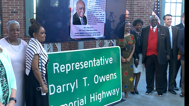 State representative, civil rights activist Darryl Owens honored with memorial sign on I-64 - Vimarsana News