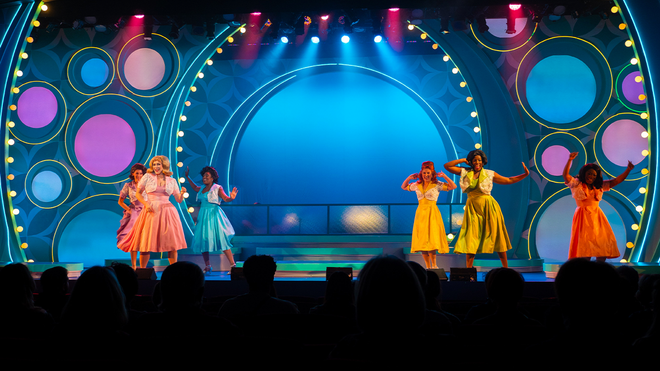 the&#x20;florida&#x20;repertory&#x20;theatre&#x20;in&#x20;downtown&#x20;fort&#x20;myers&#x20;is&#x20;celebrating&#x20;girl&#x20;power&#x20;in&#x20;a&#x20;big&#x20;way&#x20;with&#x20;&quot;beehive&#x3A;&#x20;the&#x20;60&#x27;s&#x20;musical&quot;&#x20;and&#x20;the&#x20;voices&#x20;and&#x20;orchestra&#x20;are&#x20;as&#x20;big&#x20;as&#x20;the&#x20;hairdos.