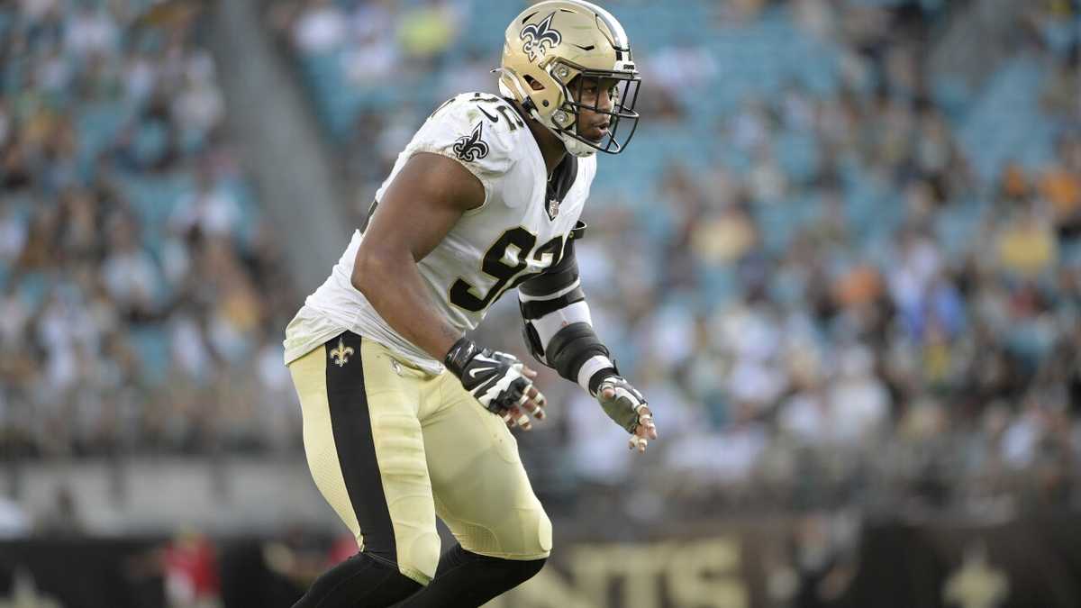 New Orleans Saints DE Marcus Davenport finger amputation