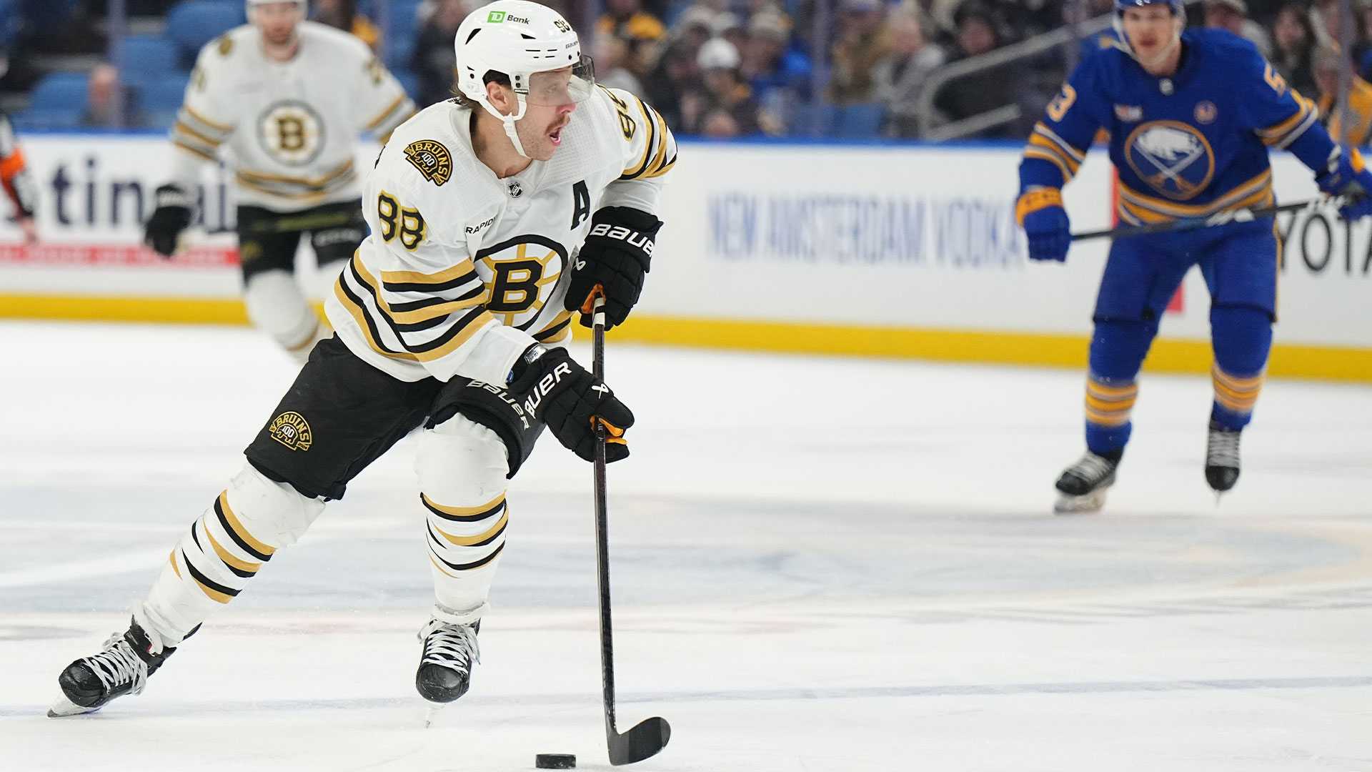 Pastrnak Leads Bruins In Win Over Sabres With Goal, 2 Assists