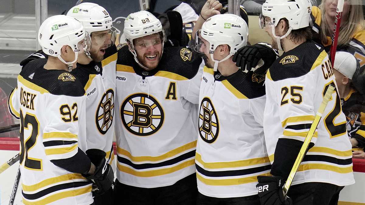 David Pastrnak Arrives In Style, Records Hat Trick For Bruins' Game 1 Vs.  Islanders - CBS Boston