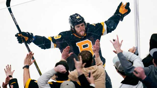 Bruins blank Devils, stretch points streak to 16 games – Boston Herald
