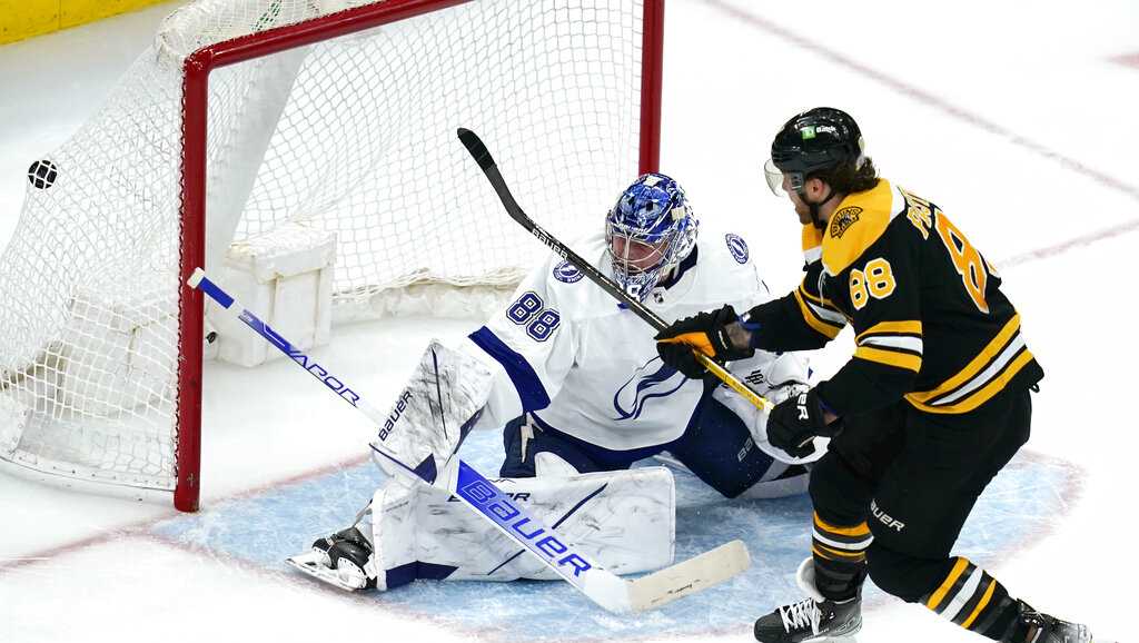 Palat's OT Goal Pushes Lightning Past Bruins In Game 2