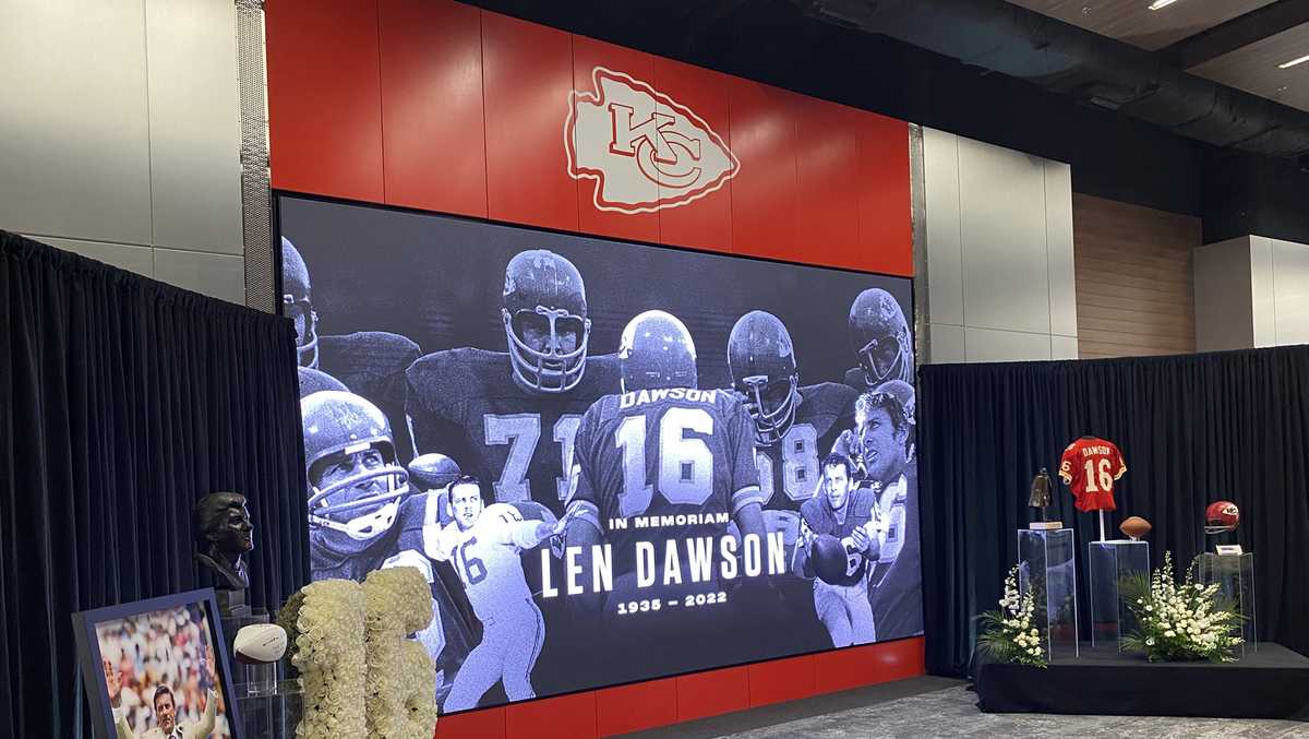 Kansas City, football community remembers Chiefs quarterback Len