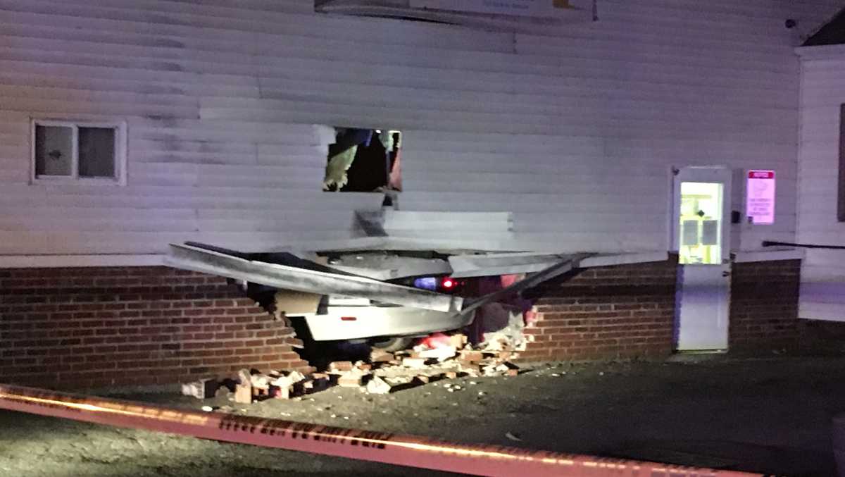 Driver crashes car into day care