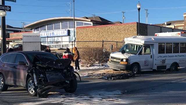 Omaha crash involving day care van injures one person - Vimarsana News
