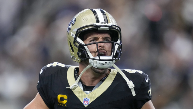 Report: Derek Carr staying with the Saints